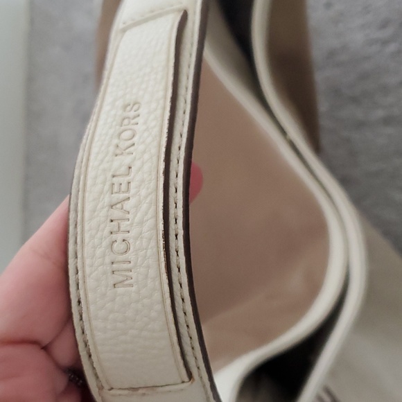 Michael Kors MK est. 1981 canvas and leather shoulder bag - Picture 3 of 9